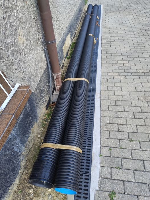 Rura drenarska Kaczmarek 200 SN8 czarna 6m perforacja 360st.