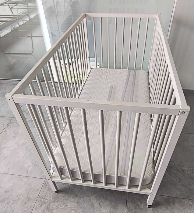 IKEA GULLIVER, Łóżeczko dziecięce 120x60, materac