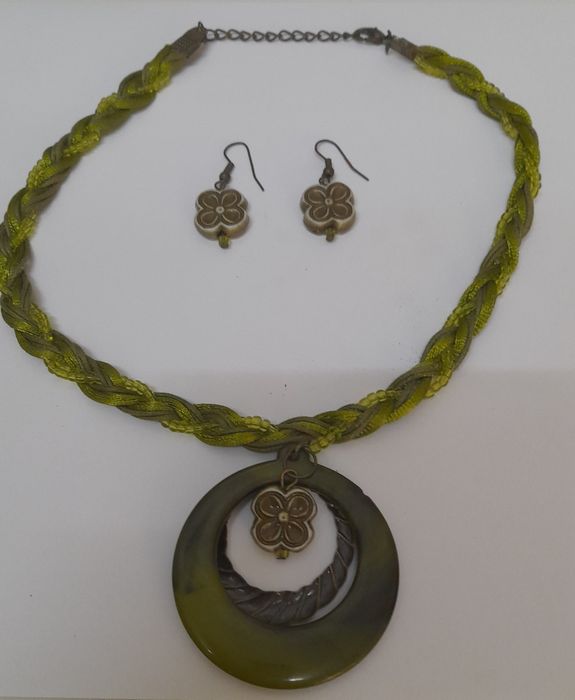 Conjunto vintage de colar e brincos - Bom estado
