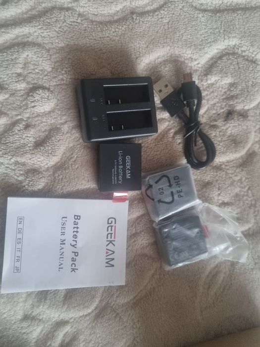 КОМПЛЕКТ для екшн-камери GetKAM з додатковими акумуляторами.