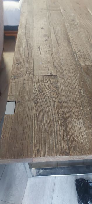 stylowy stół z drewna nogi chrom