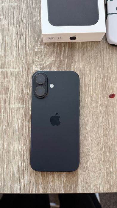 iPhone 16 256GB Space Black
