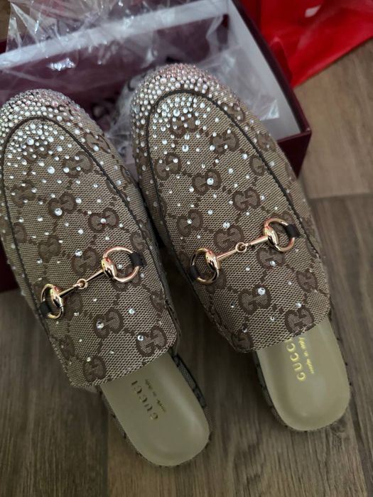 Klapki gucci z opakowaniem