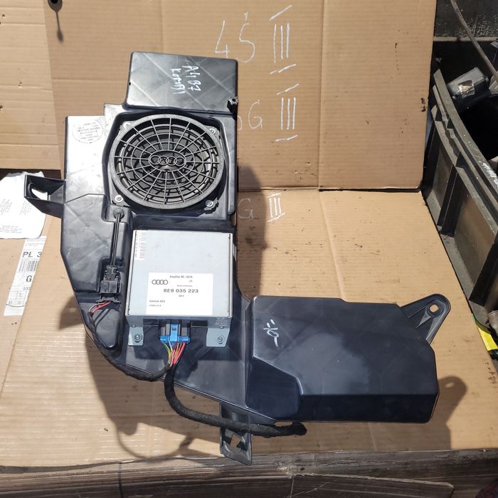 Subwoofer głośnik wzmacniacz audi a4 b6 kombi audi a4 b7 kombi
