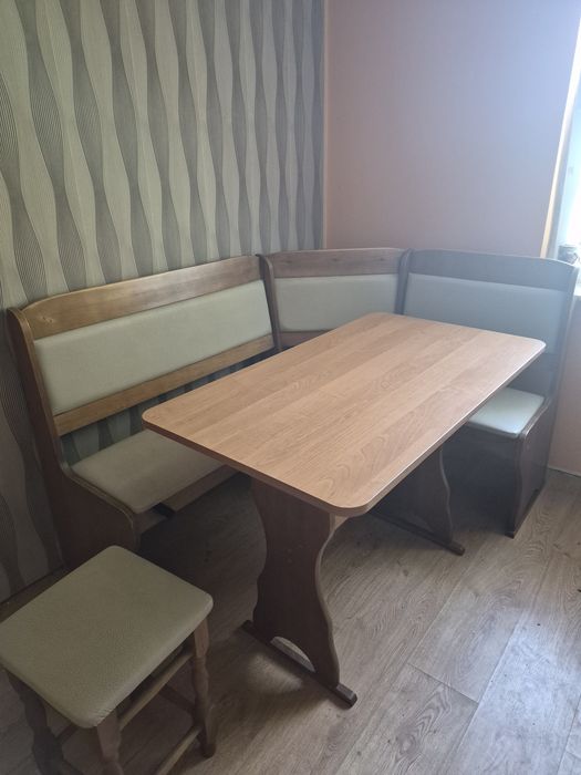 Narożnik kuchenny+ stół+ taboret