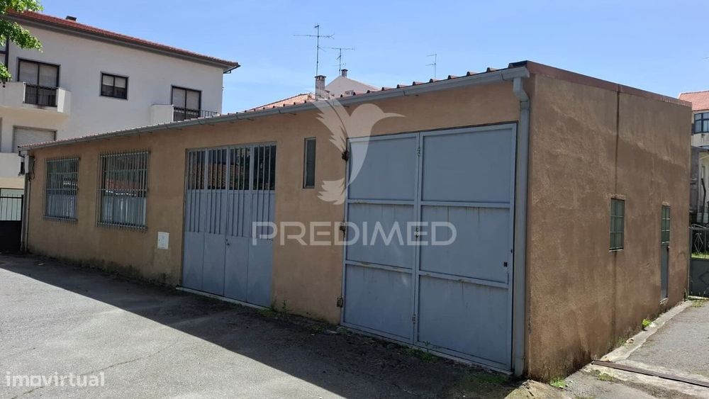 Armazém, estacionamento coberto na Guarda.