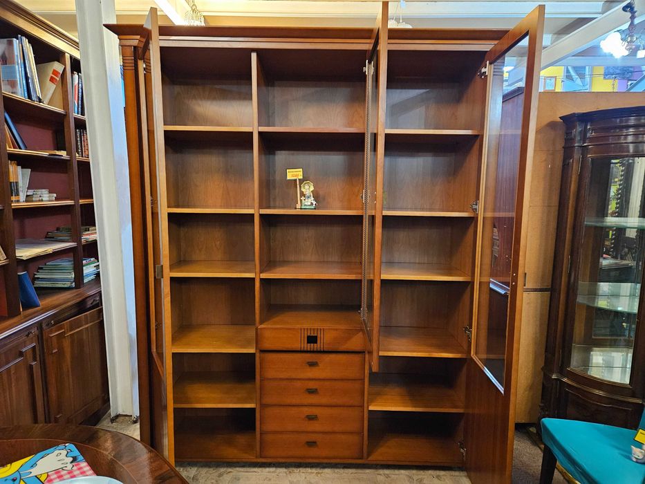 Excelente móvel / estante - Em madeira maciça para sala ou escritór