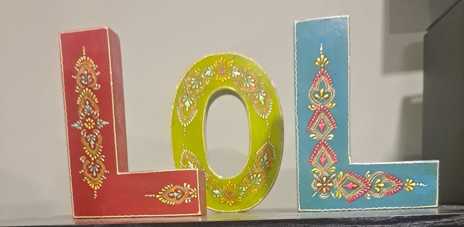 Letras Decorativas LOL em madeira C/ Embalagem Original Novas