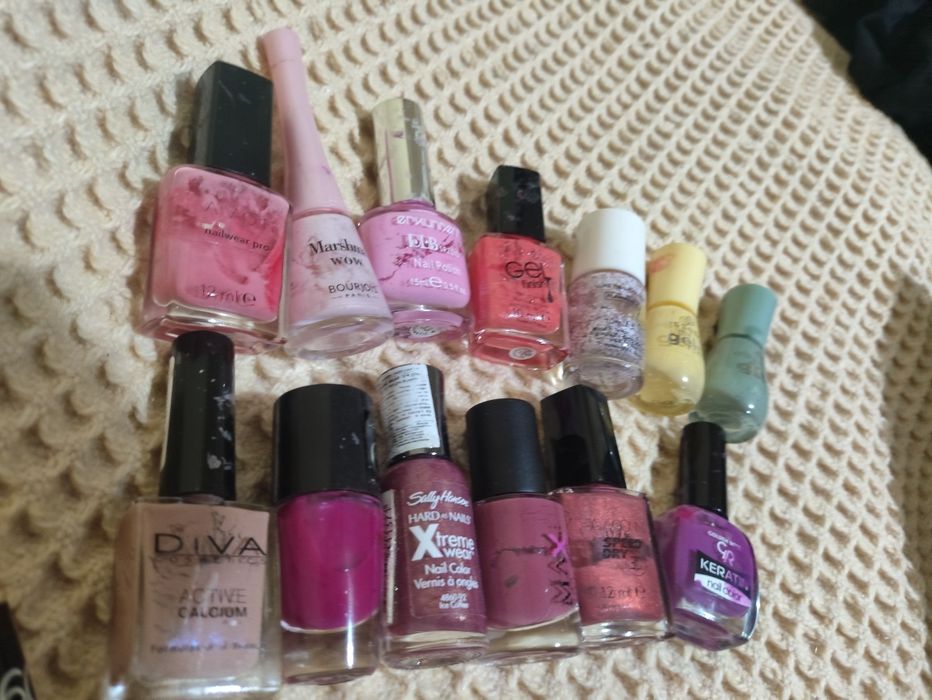 zestaw lakierów do paznokci