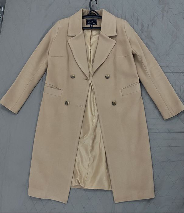 Пальто жіноче нове класичного крою українського виробника