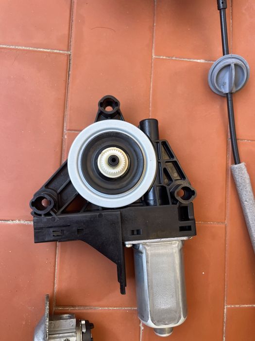 Porta esquerda dianteira Volvo