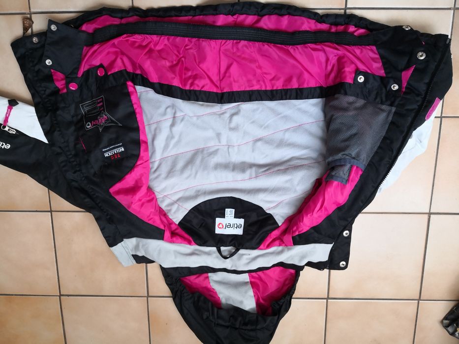 Sprzedam dziewczęcą kurtkę zimową