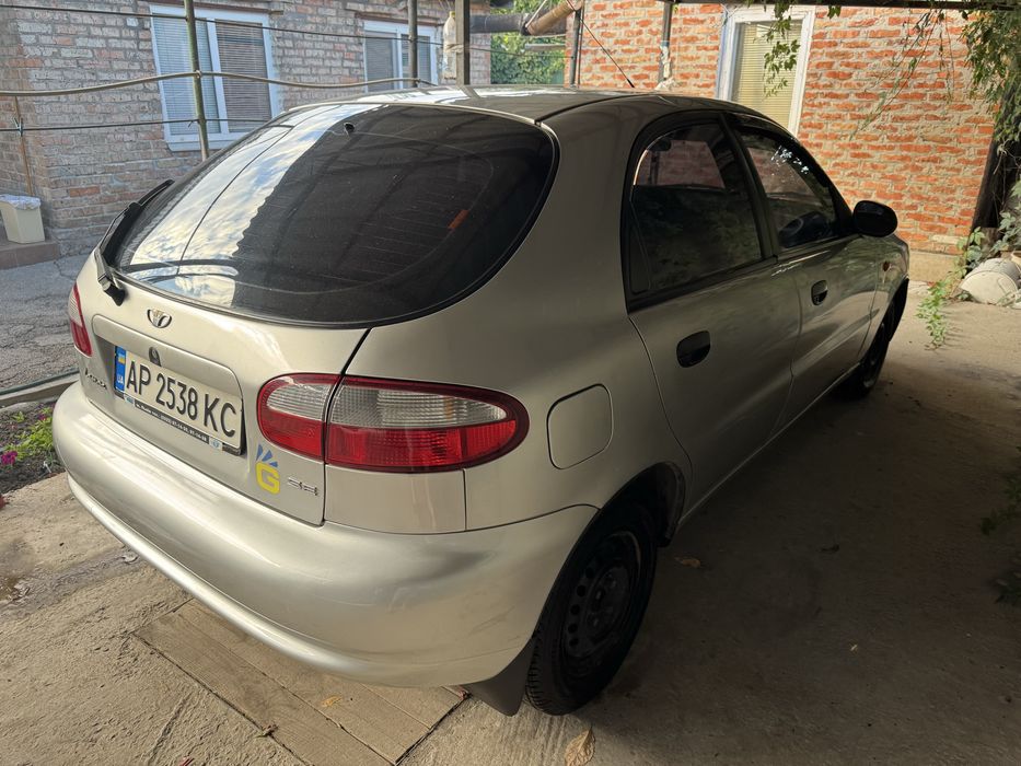 Автомобіль Daewoo Lanos