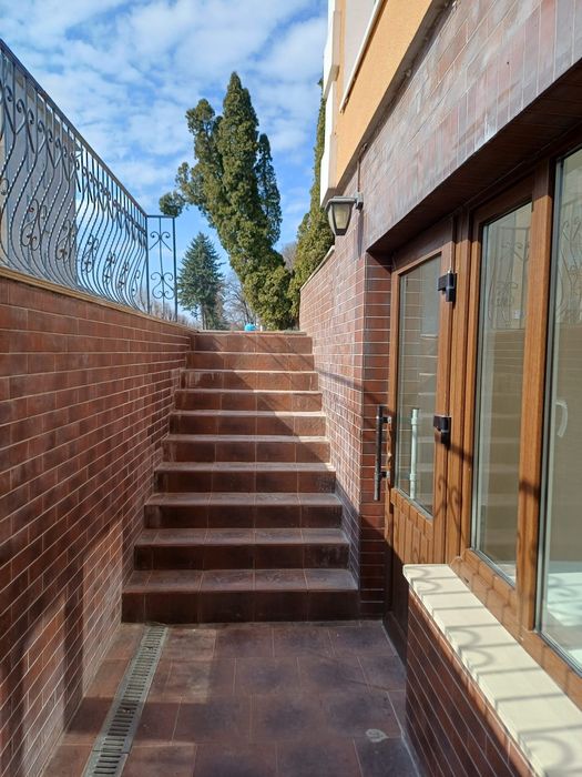 Оренда приміщення Борщів