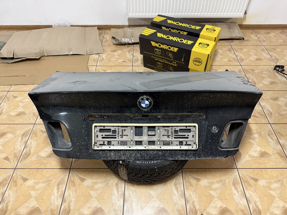 Кришка багажника BMW 320 e46