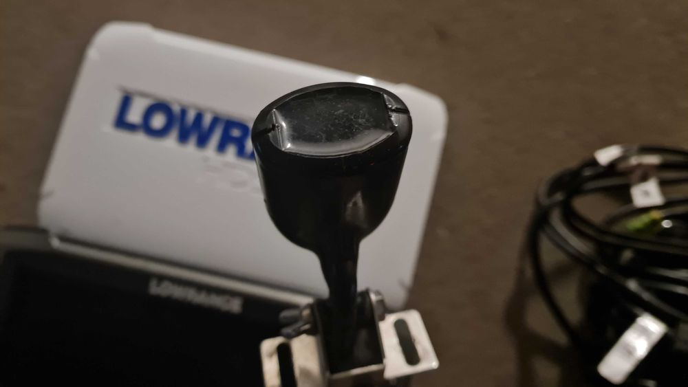 Echosonda Lowrance HDS‑9 Gen2 Touch 2D + DownScan + SideScan użyta kilka razy - stan idealny.