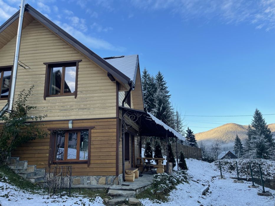 Здаю котедж, вул. Миру 42, на горі під лісом