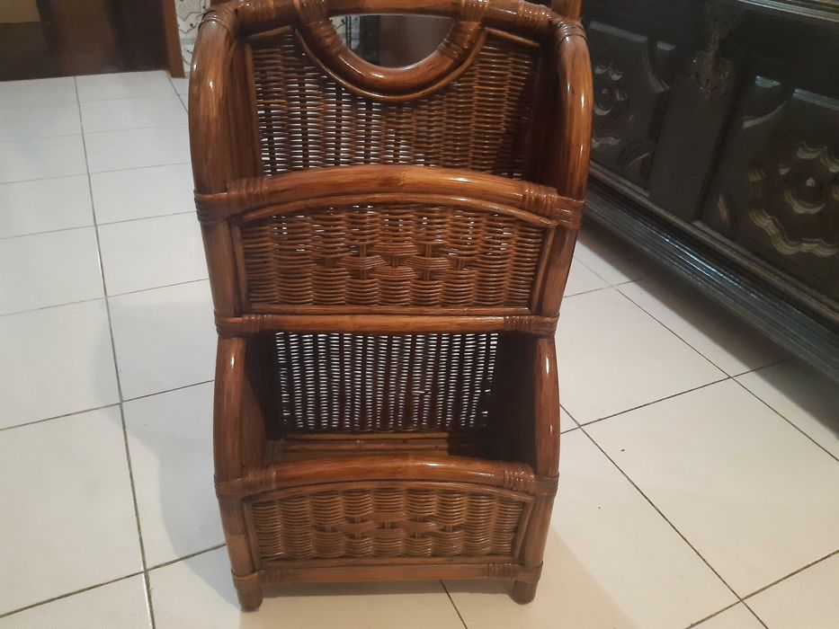 Porta revistas Bamboo, altura 65cm, nunca usada