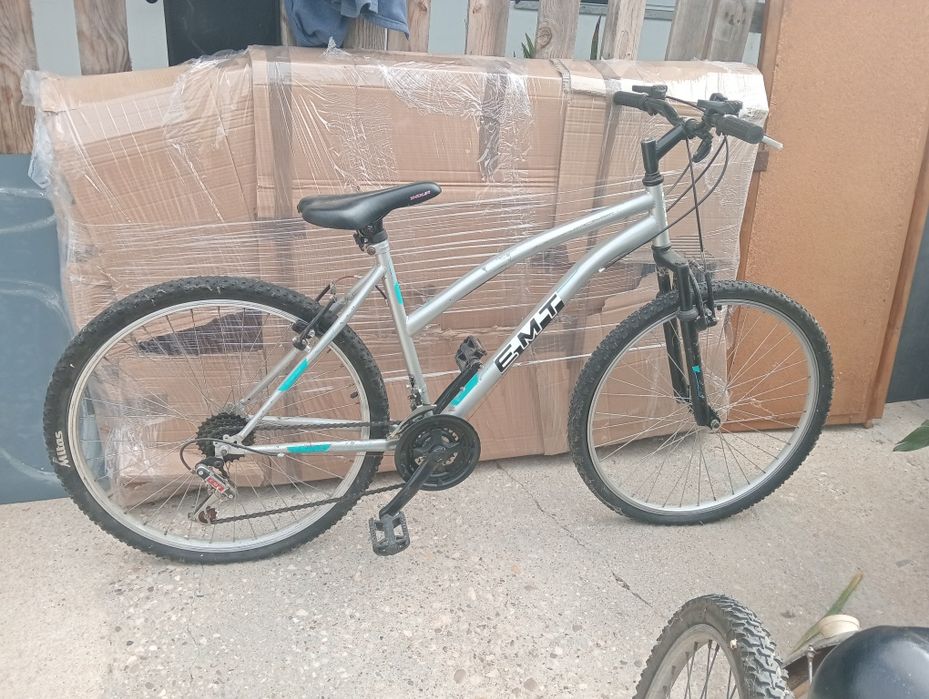 Bicicleta cinza e azul