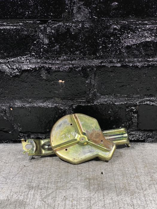 Кріплення АКБ БМВ Е46