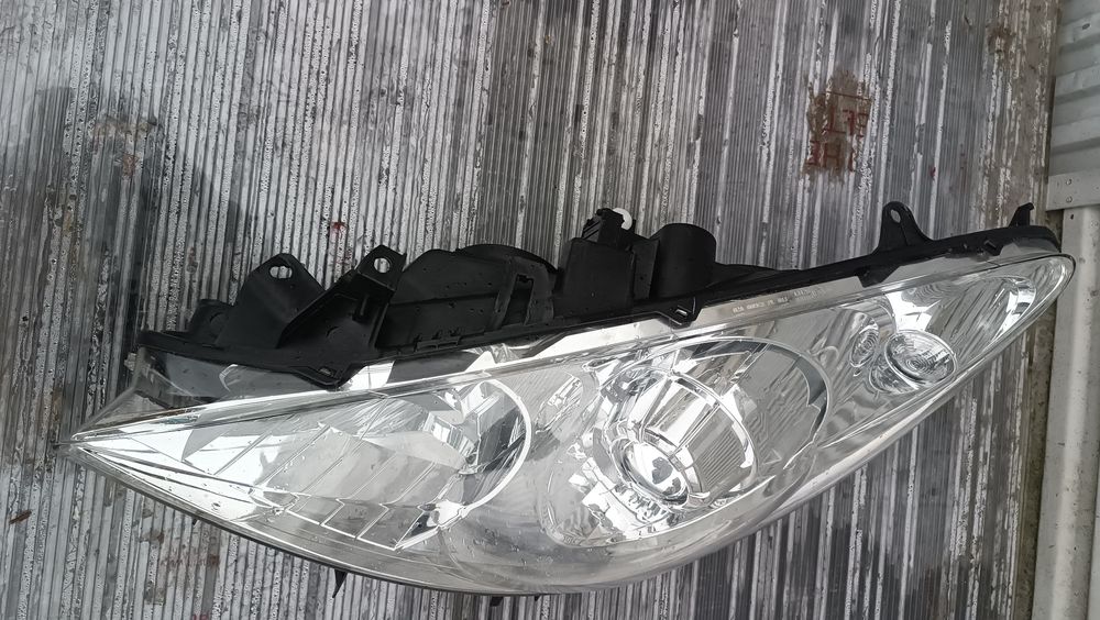 Vendo faról esquerdo de Peugeot 307 sw ano 2005/12