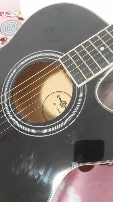 Violão como novo baixa