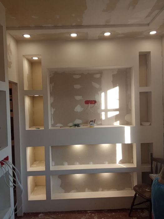 Kominki zabudowy . sufity podwieszane