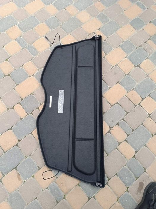 Продам задню  поличку Nissan leaf
