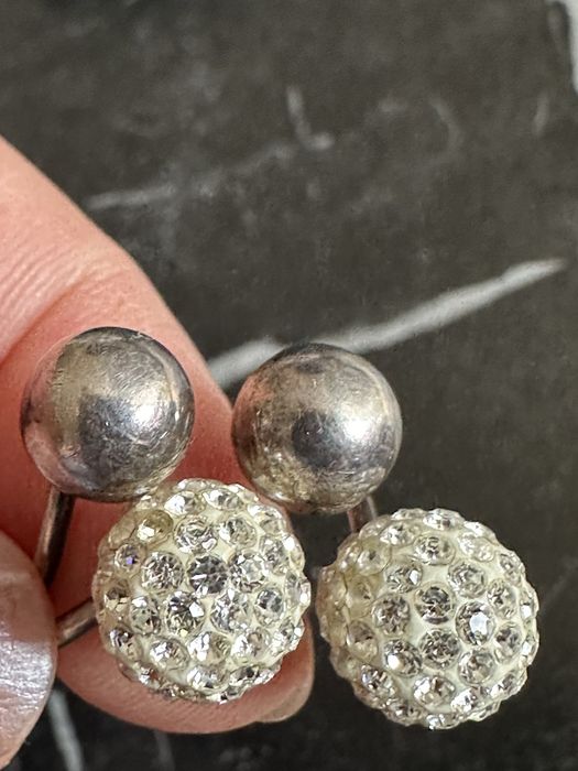 Srebrny pierścionek kulki