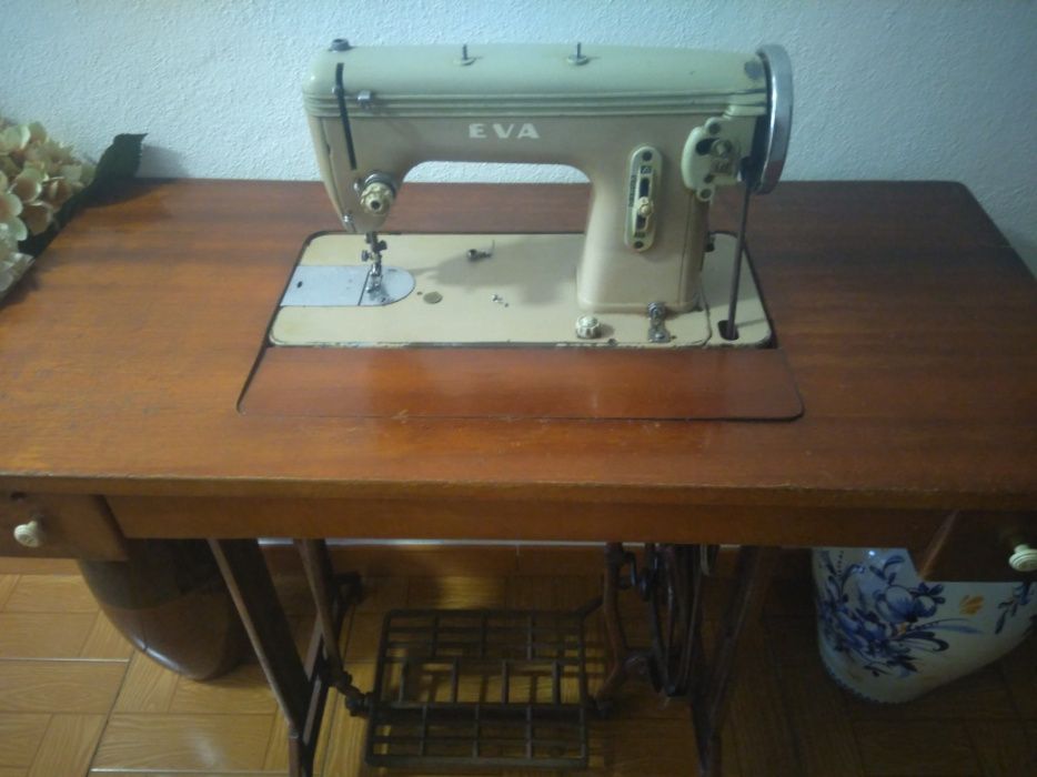 Máquina de costura antiga