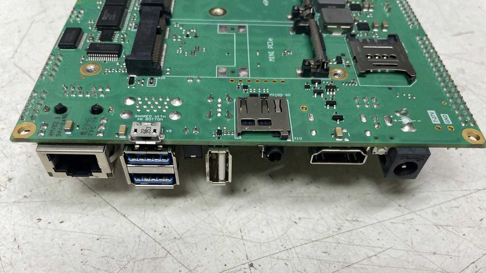 Плата носитель Ixora Carrier Board V1.3A + модуль Apalis iMX8 4gb