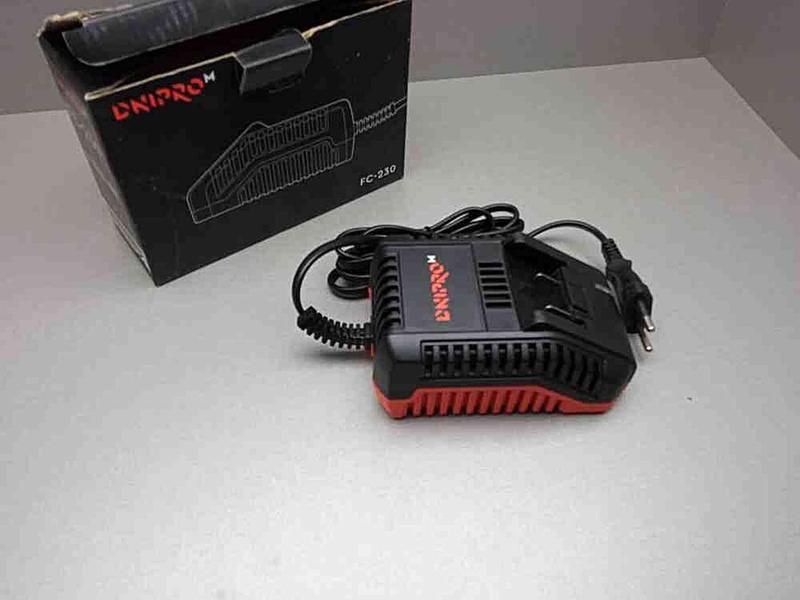 Зарядка Зарядний пристрій блок FC-223 дніпром DNIPRO M