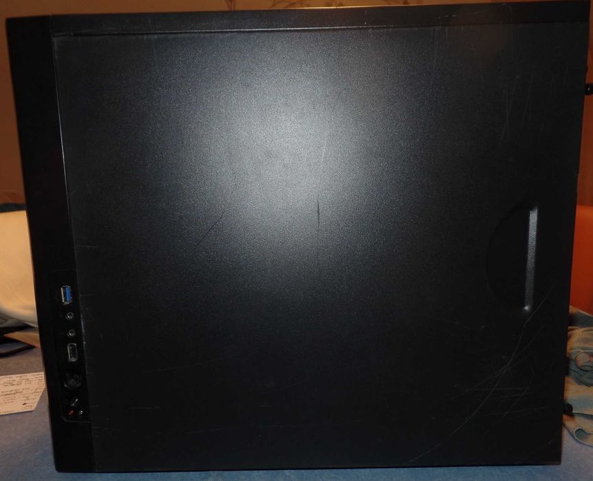 PC Case, Used but in Good Condition64737978439042124