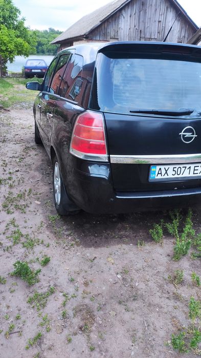 Опель  Зафіра б.