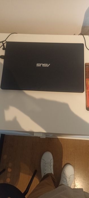 Portátil ASUS E510 15.6" (128GB) – Como Novo / Excelente Bateria