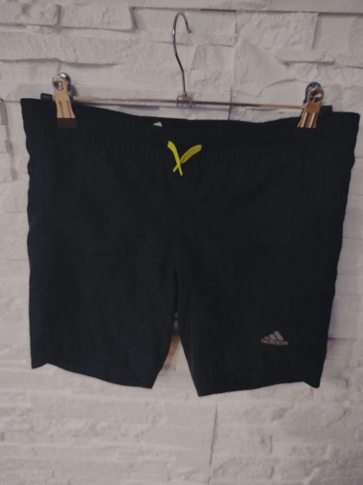 Spodenki adidas rozmiar 152