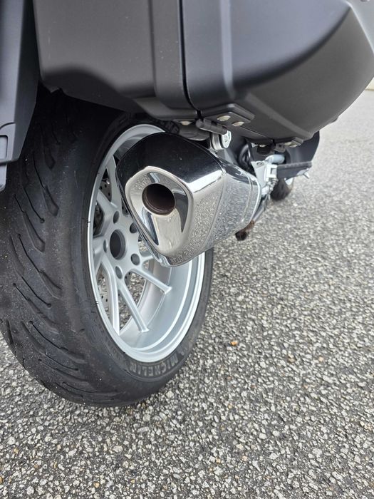 BMW R 1250 RT | 2.200 km | Estado Novo | Garantia até 2029