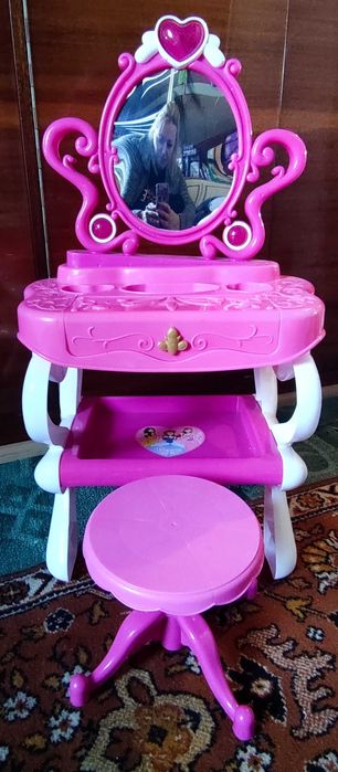 Toaletka z pianinkiem