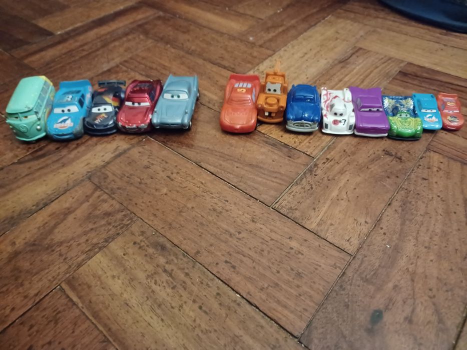 Lote de 13 Carros Faísca McQueen (Disney Cars) -  Usados