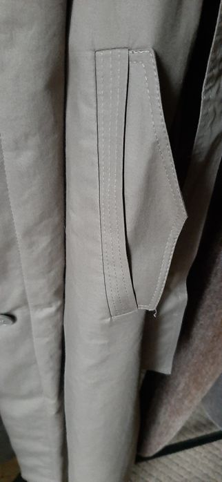 Płaszcz beżowy z odpinaną podpinką pod pinką