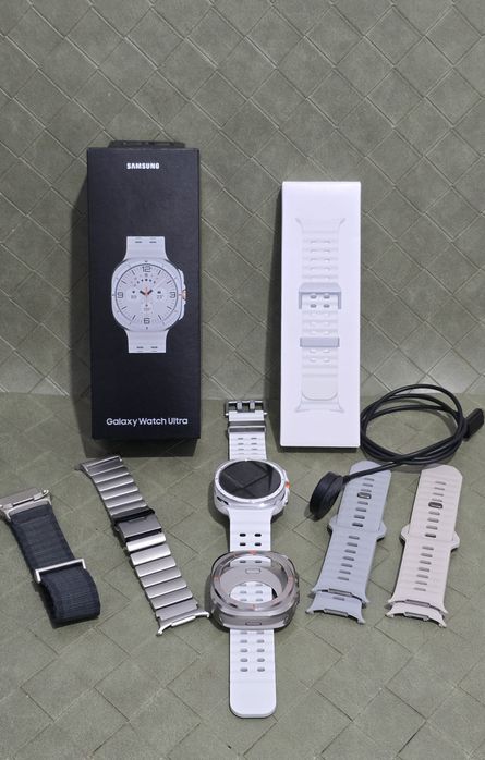 Galaxy Watch Ultra Titanium