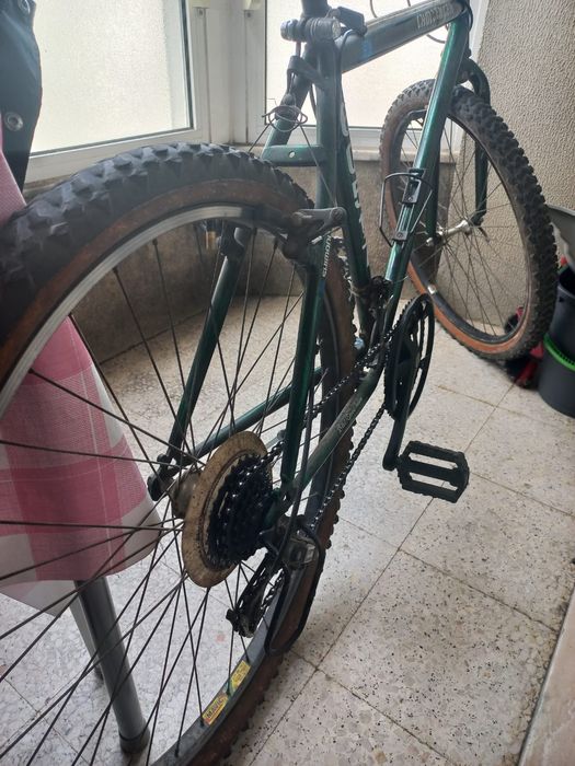 Bicicleta tamanho adulto usada com câmara traseira nova