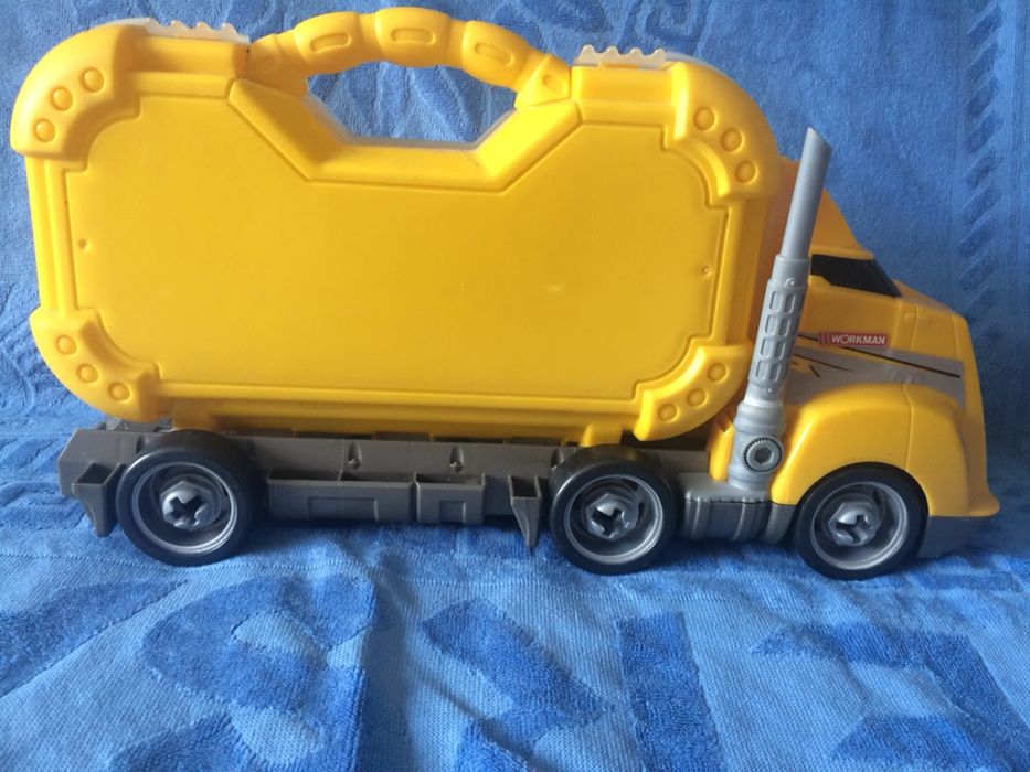 Машина з інструментами