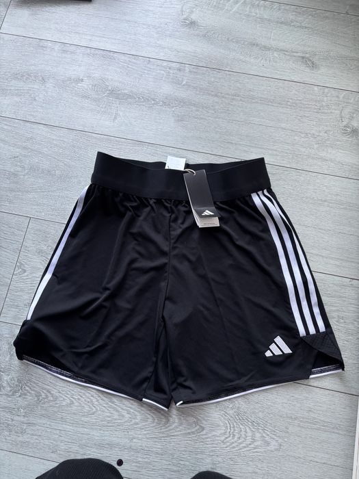 Nowe męskie spodenki adidas s