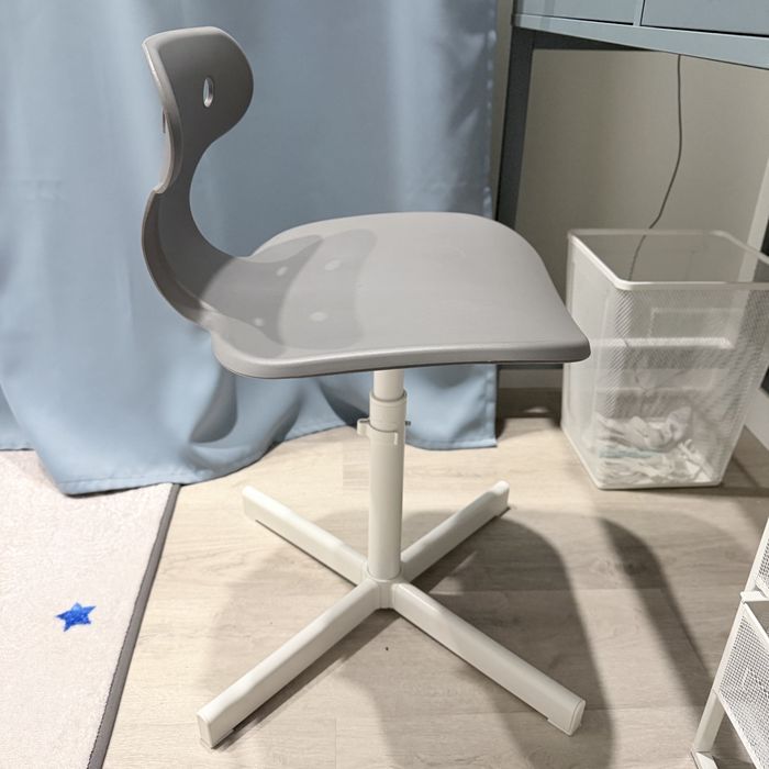 Стілець IKEA MOLTE сірий