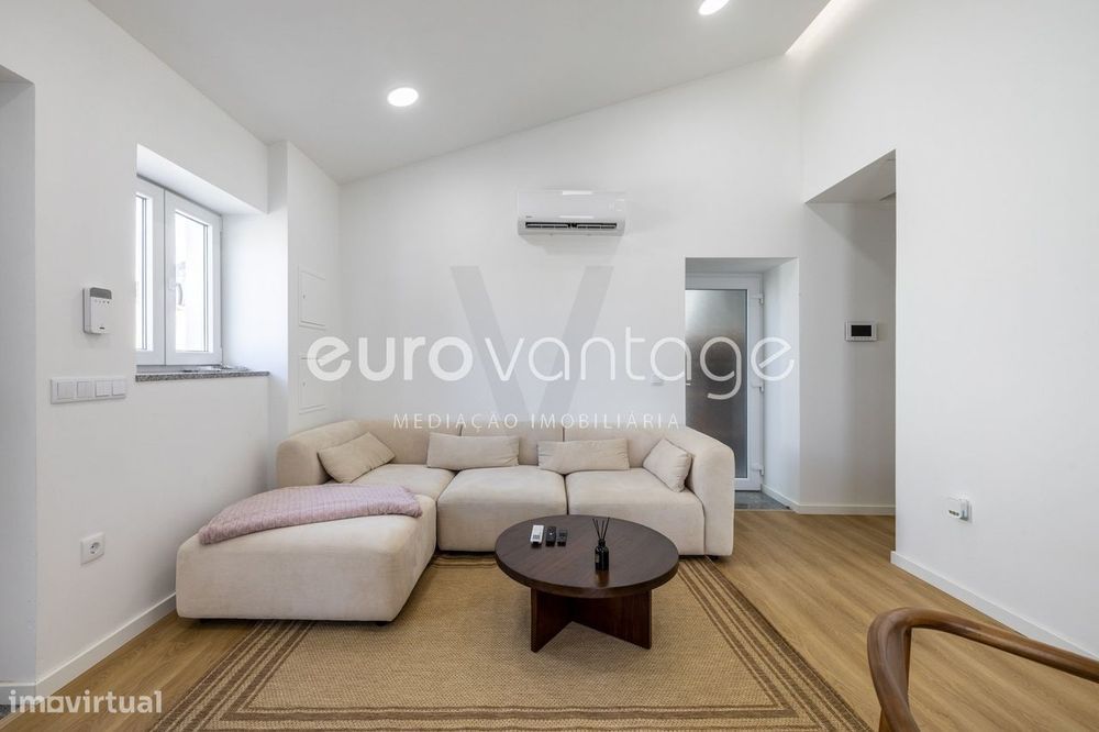 Completely Renovated T2 House in Maceira