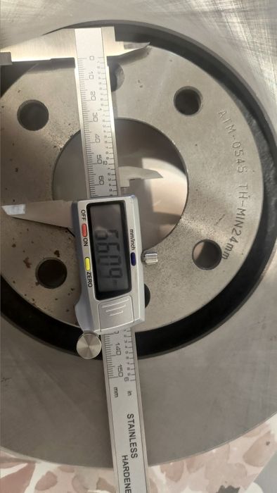 Tarcze hamulcowe przód