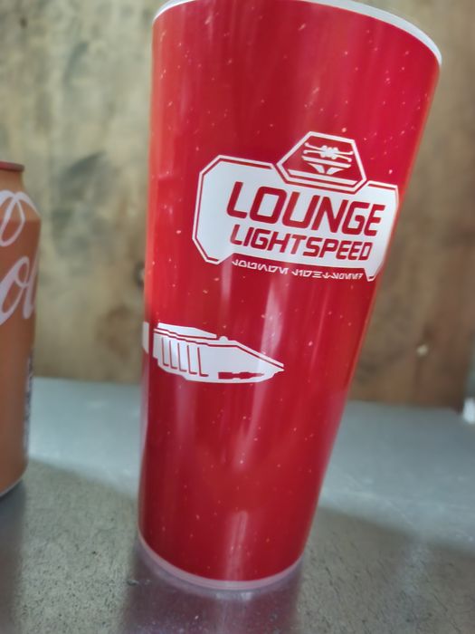 Latas coca cola de origem francesa .Star Wars, Marvel, nomes, etc.