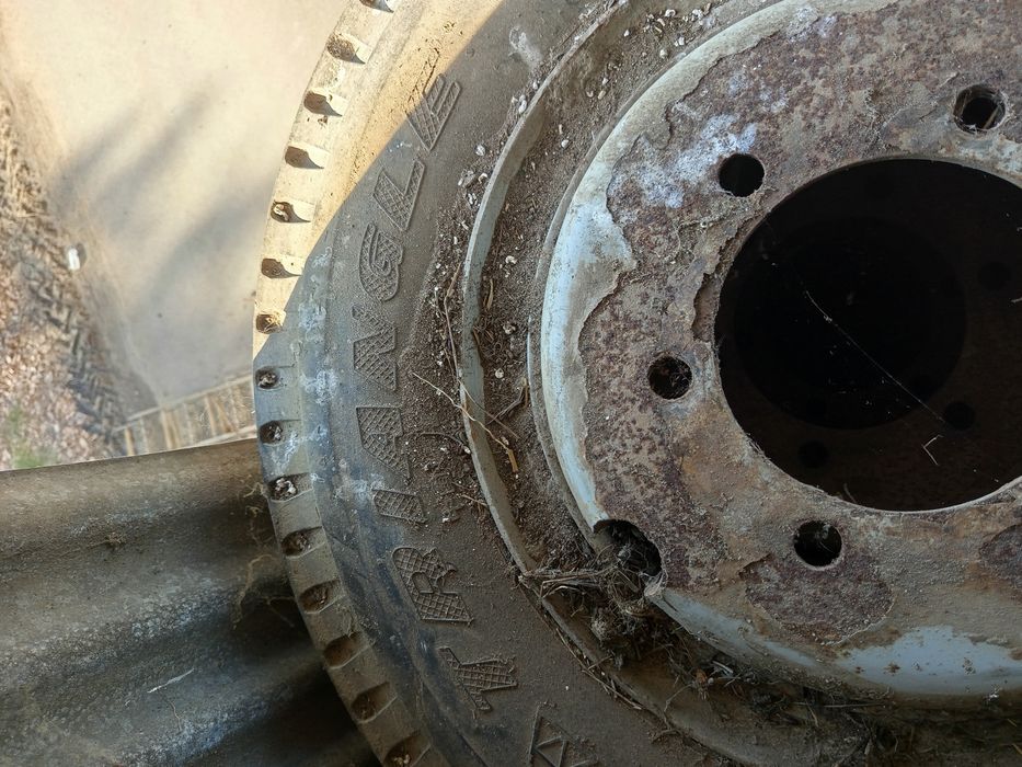 Vendo 4 pneus para reboque r16