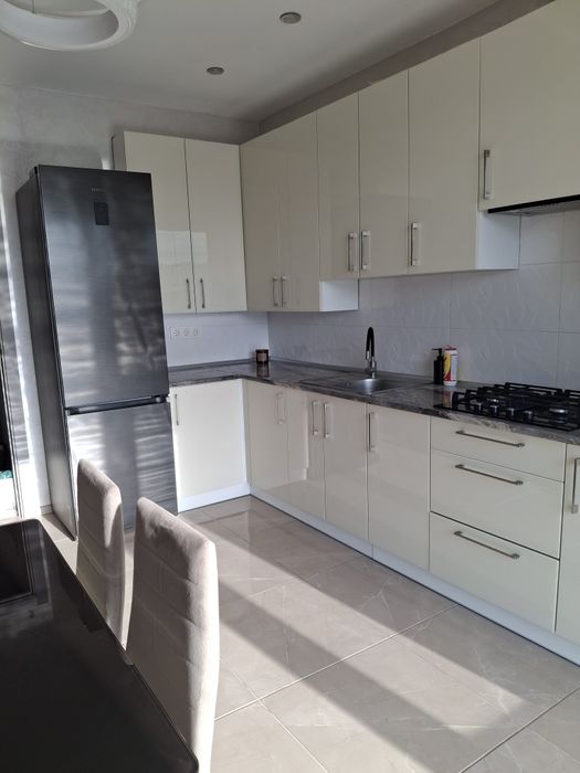 Подобова оренда  квартири в ЖК  Dream Town (привокзальний район)